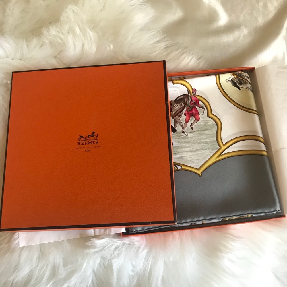 Authentic Hermès scarf / wrap